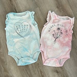 BabyGap Set of 2 Tie Dyed Pink & Blue Onesies Size 6-12 Months